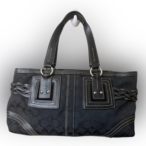 Vintage Coach#05089 Black Shoulder Bag with Buckle Details - Picture 2 of 9